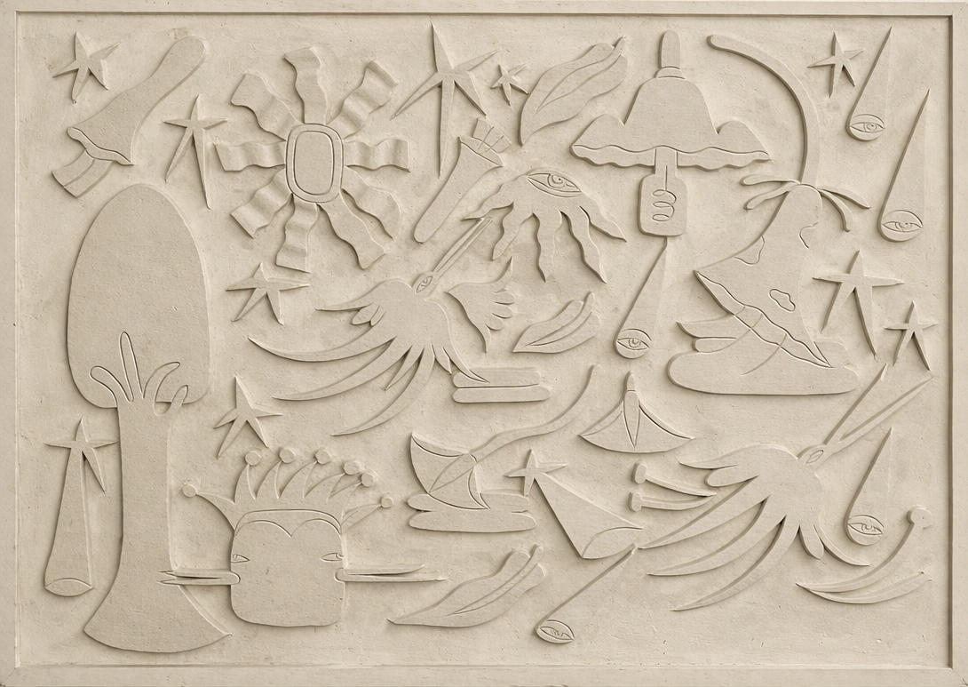 Bas-relief blanc peuplé de Noskos